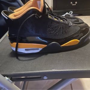 Jordan’s size 7 come with shoe box to